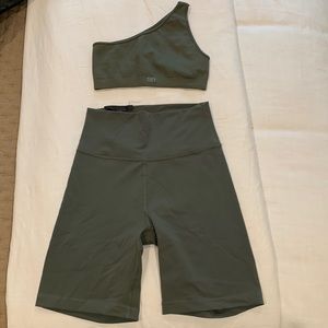 TNA Atmosphere super-high short 7”, size small, Sagesse & Set Active bra